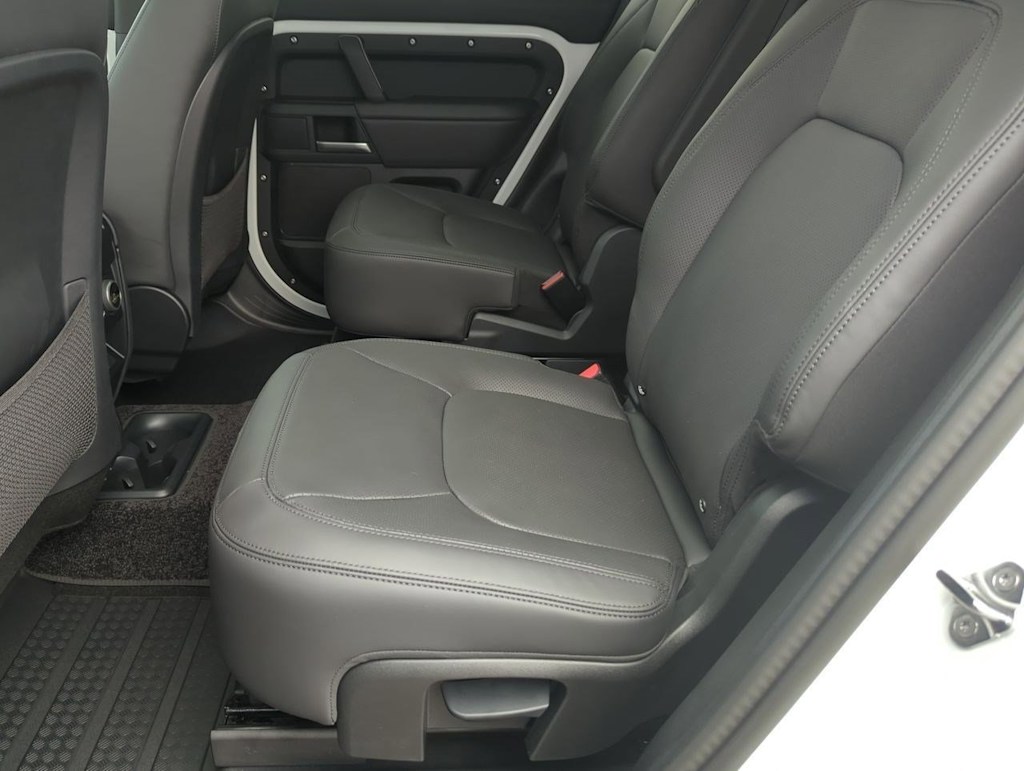 Thumbnail: 2025 Land Rover Defender - 25