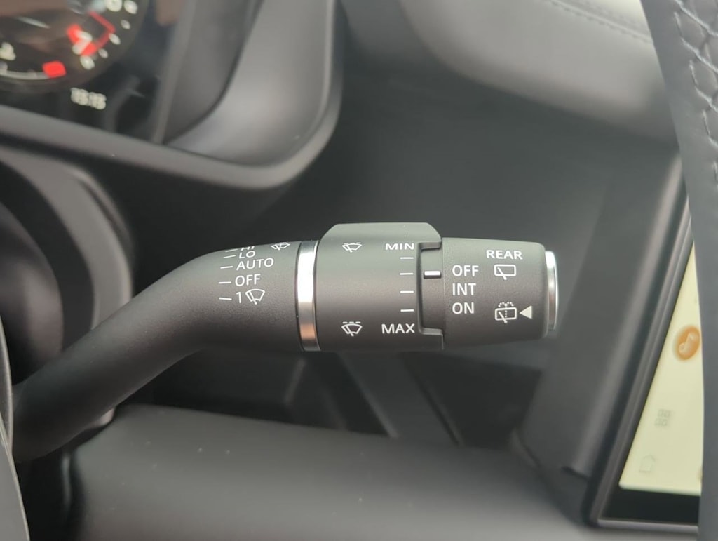 Thumbnail: 2025 Land Rover Defender - 14