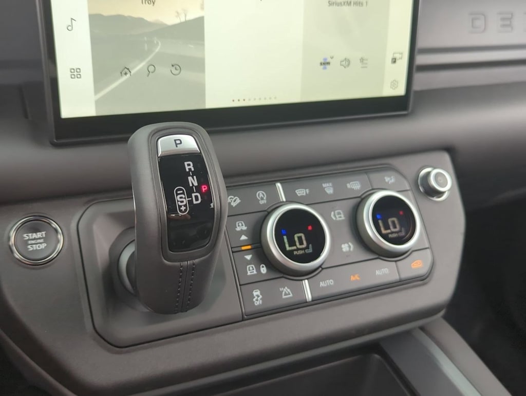 Thumbnail: 2025 Land Rover Defender - 35