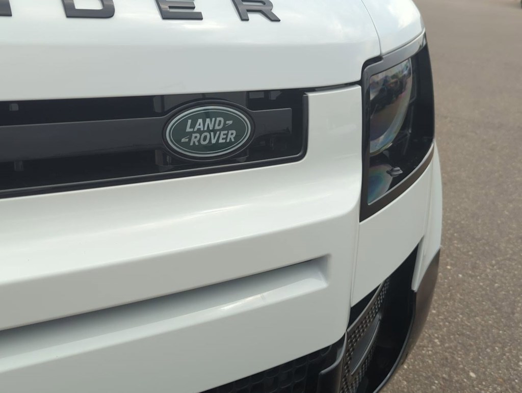 Thumbnail: 2025 Land Rover Defender - 22