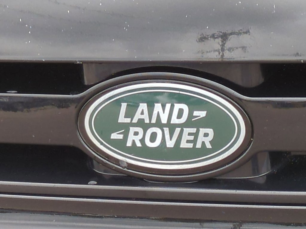 Thumbnail: 2023 Land Rover Defender - 6