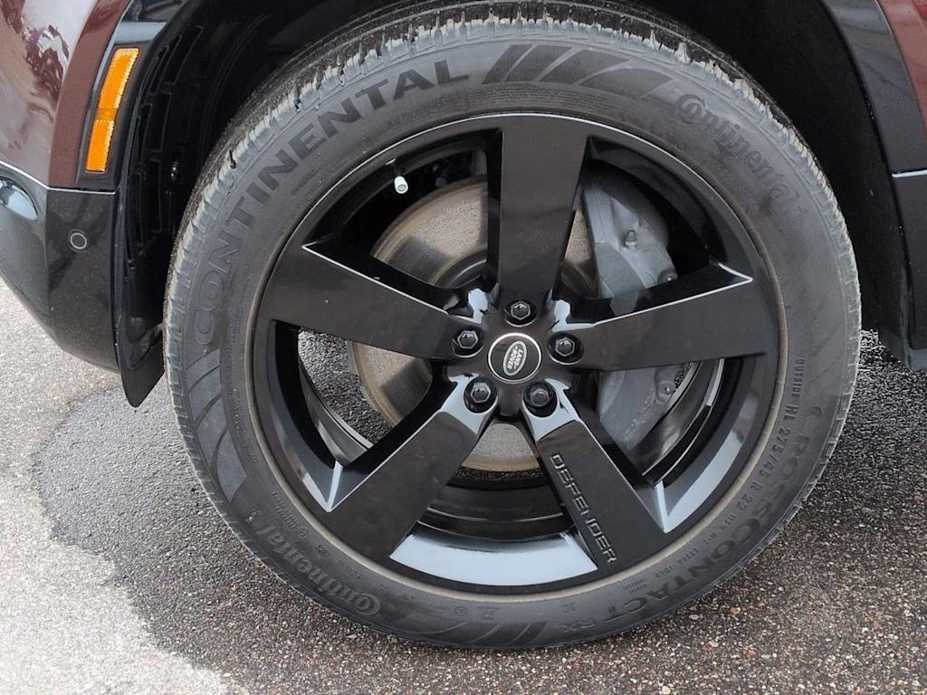 Thumbnail: 2024 Land Rover Defender - 7