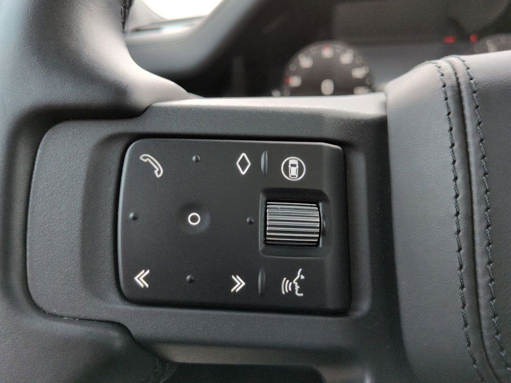 Thumbnail: 2024 Land Rover Defender - 30