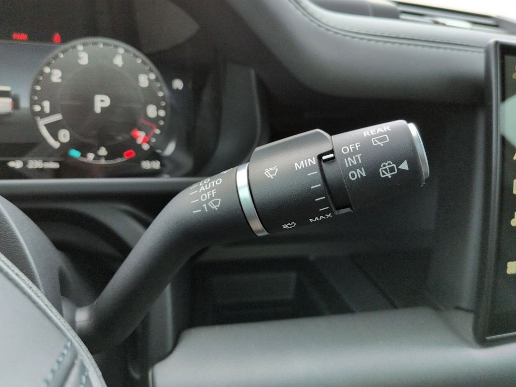 Thumbnail: 2024 Land Rover Defender - 32