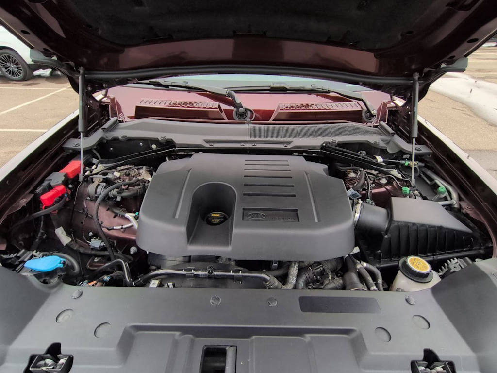 Thumbnail: 2024 Land Rover Defender - 8