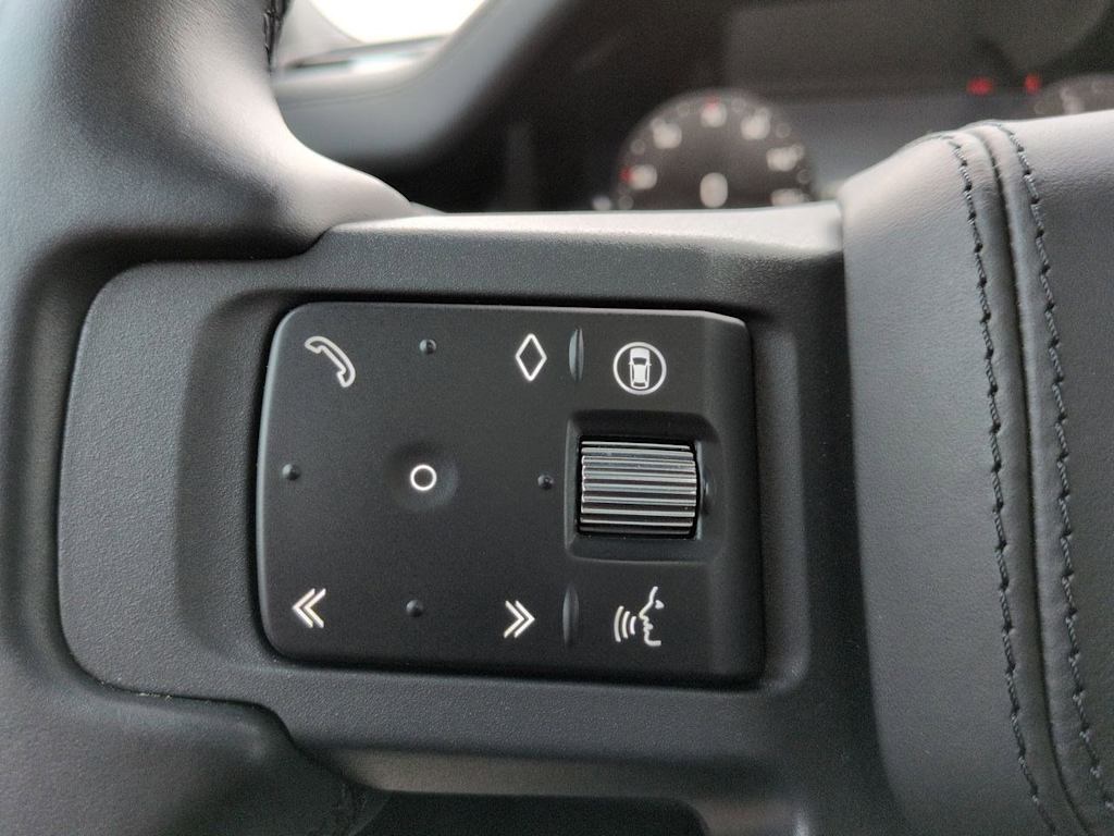 Thumbnail: 2024 Land Rover Defender - 30