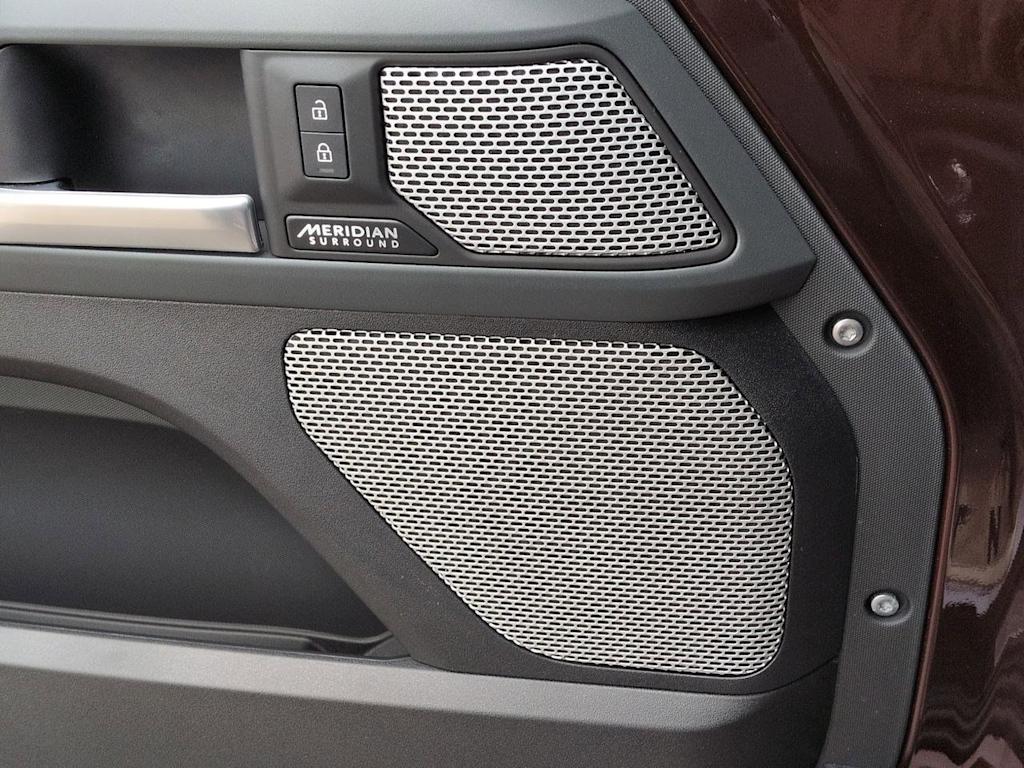 Thumbnail: 2024 Land Rover Defender - 36