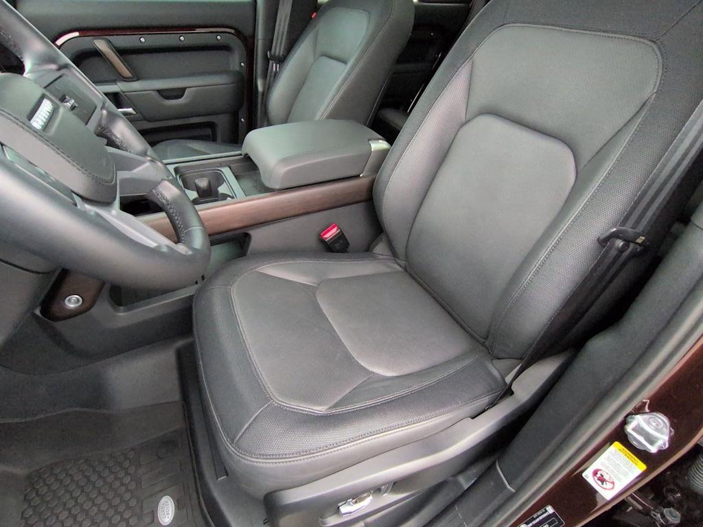 Thumbnail: 2024 Land Rover Defender - 10