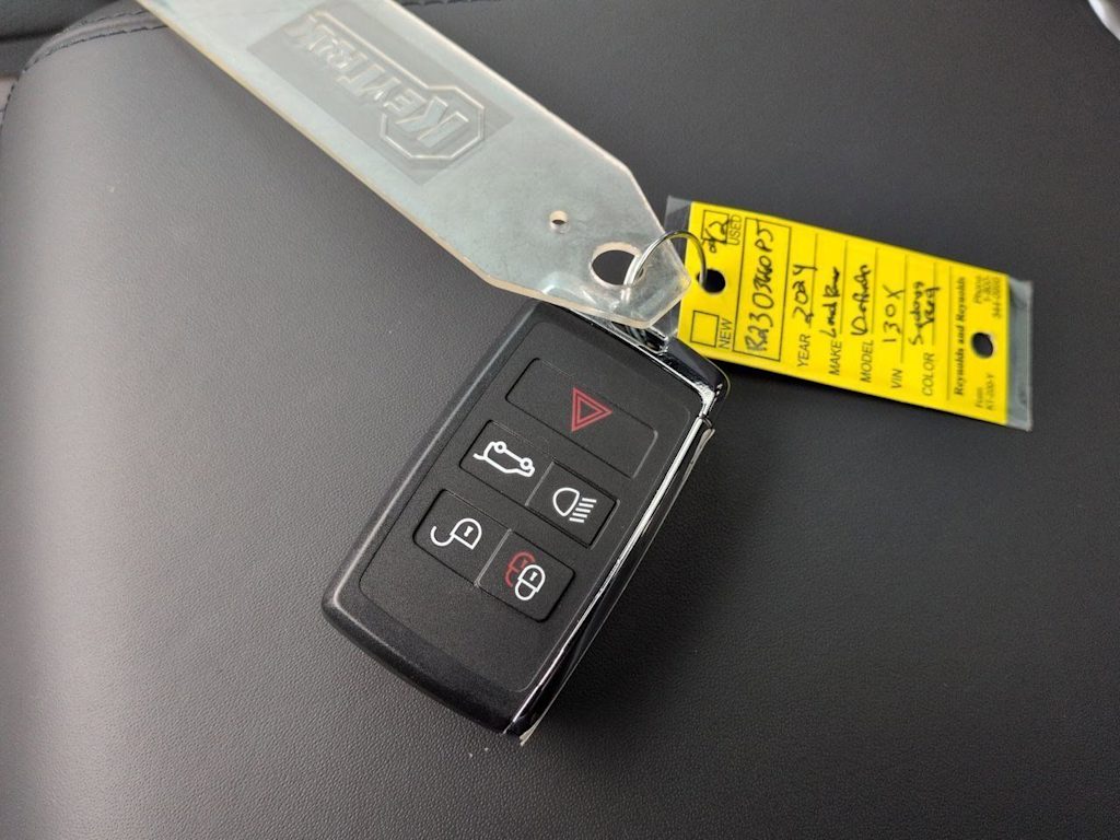 Thumbnail: 2024 Land Rover Defender - 17