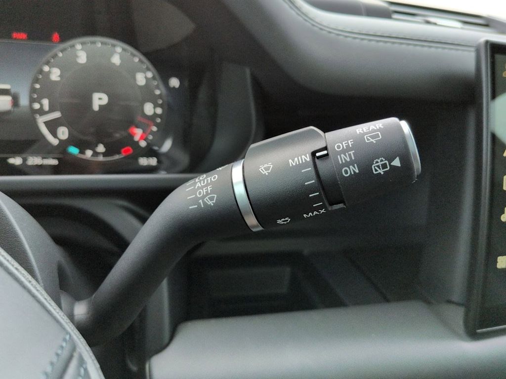 Thumbnail: 2024 Land Rover Defender - 32