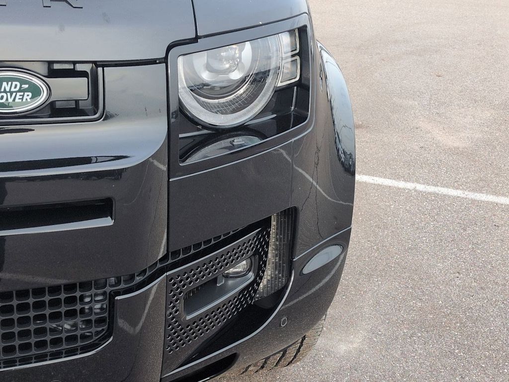 Thumbnail: 2024 Land Rover Defender - 24