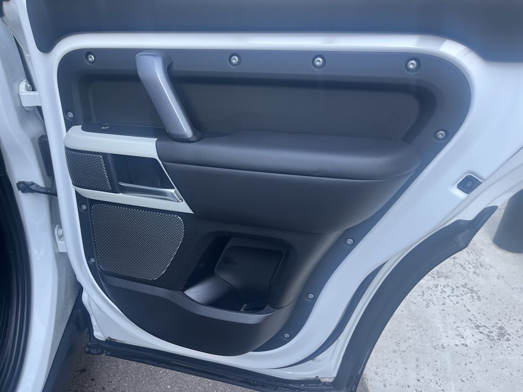 Thumbnail: 2022 Land Rover Defender - 22