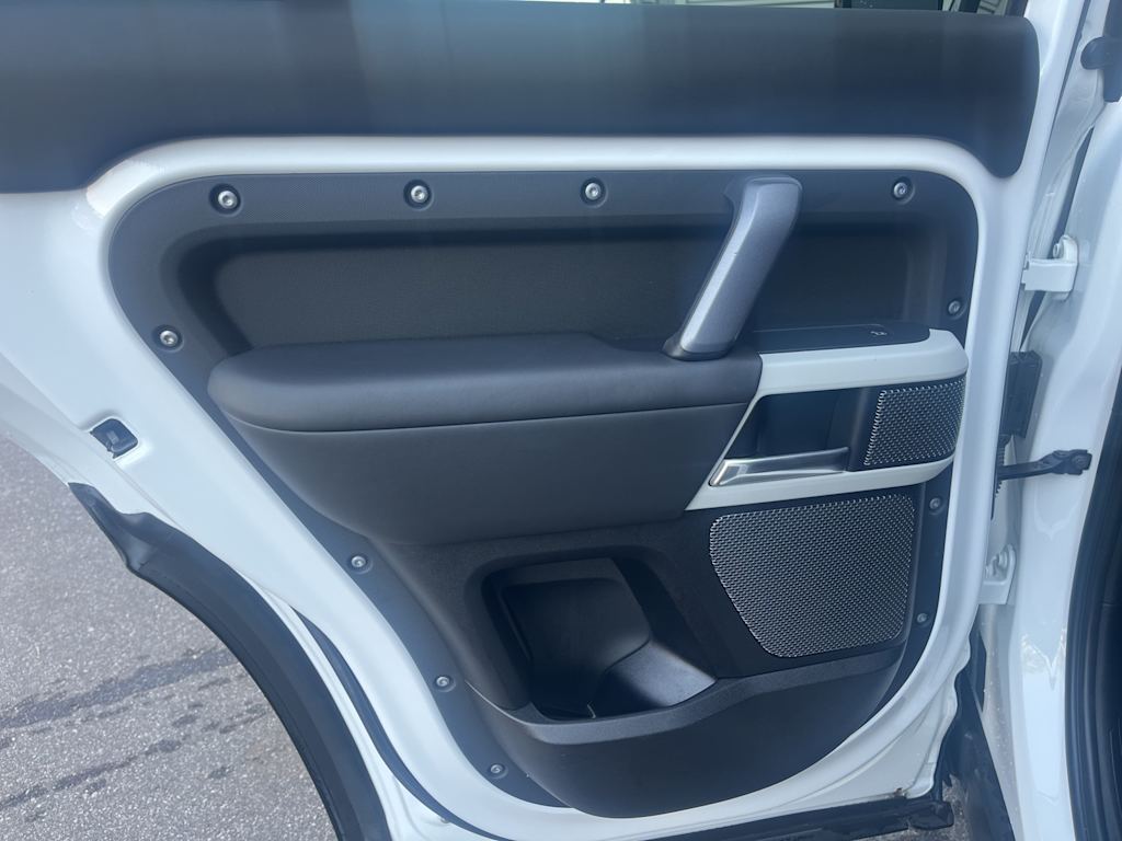 Thumbnail: 2022 Land Rover Defender - 24