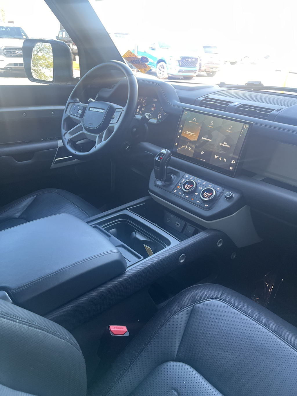 Thumbnail: 2022 Land Rover Defender - 2