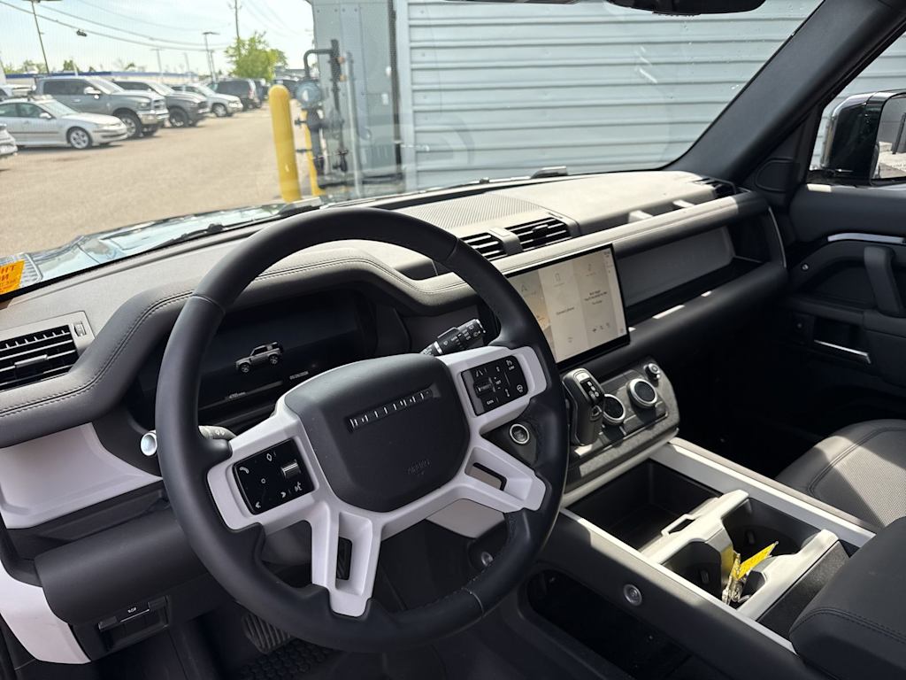 Thumbnail: 2025 Land Rover Defender - 6