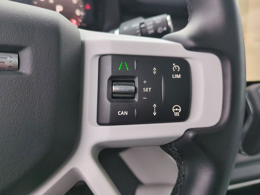 Thumbnail: 2025 Land Rover Defender - 32