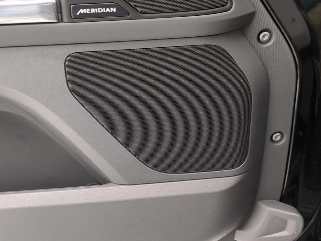 Thumbnail: 2025 Land Rover Defender - 35