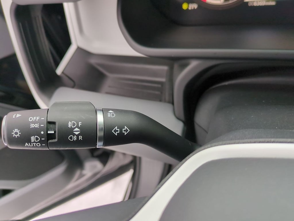 Thumbnail: 2025 Land Rover Defender - 15