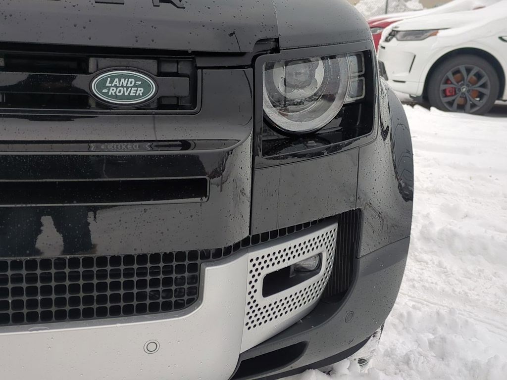 Thumbnail: 2025 Land Rover Defender - 24