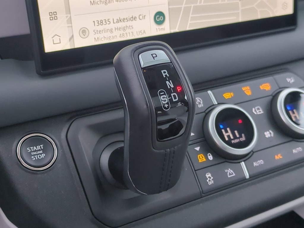 Thumbnail: 2025 Land Rover Defender - 36