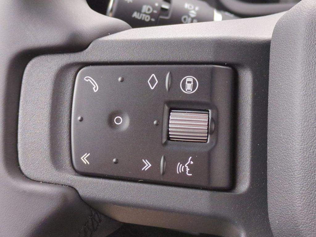 Thumbnail: 2025 Land Rover Defender - 29