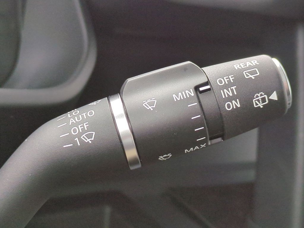 Thumbnail: 2025 Land Rover Defender - 31