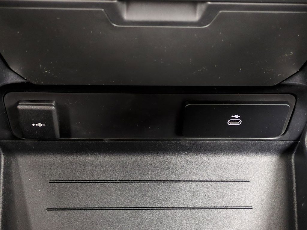 Thumbnail: 2025 Land Rover Defender - 35