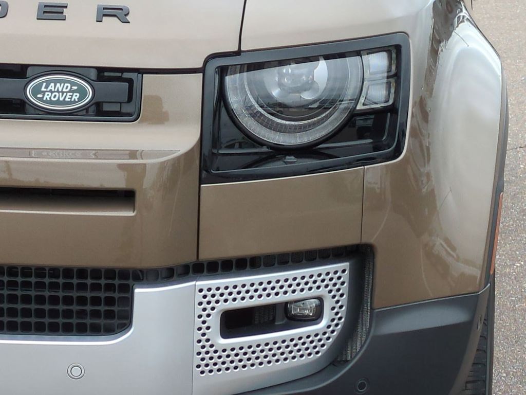 Thumbnail: 2025 Land Rover Defender - 23