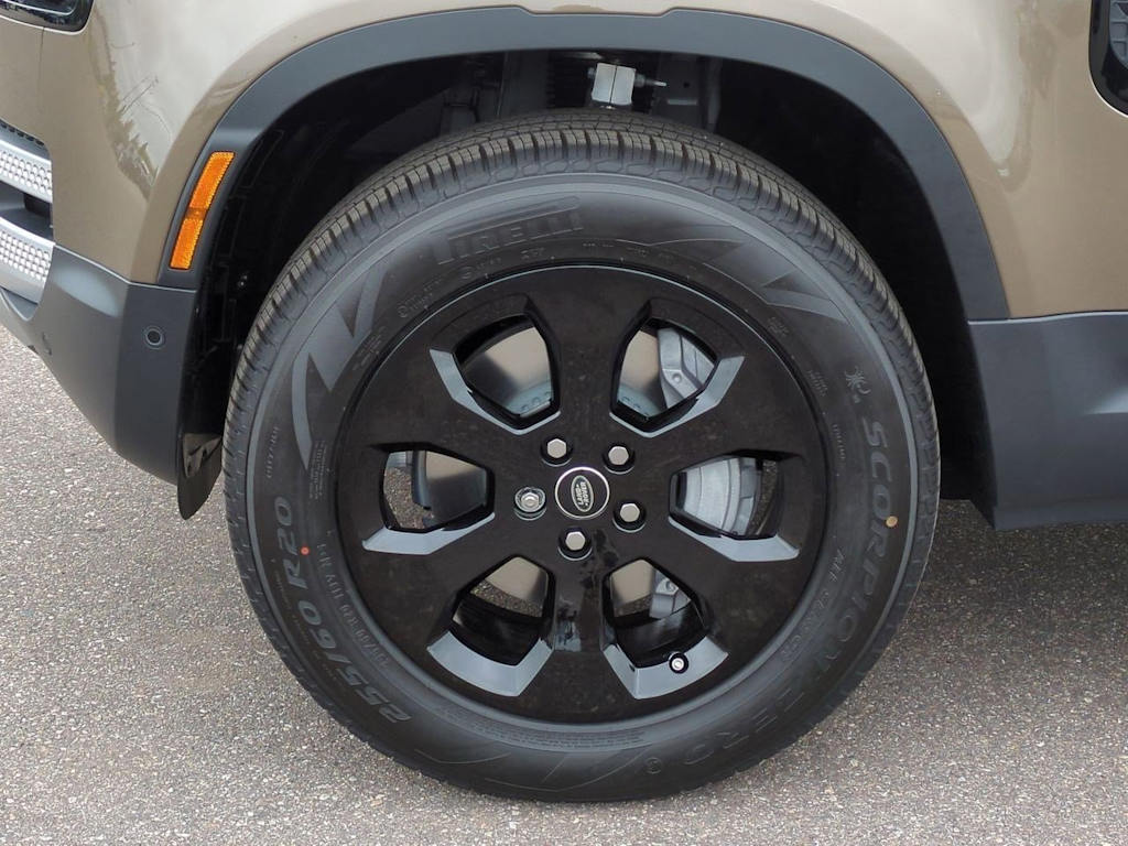 Thumbnail: 2025 Land Rover Defender - 7