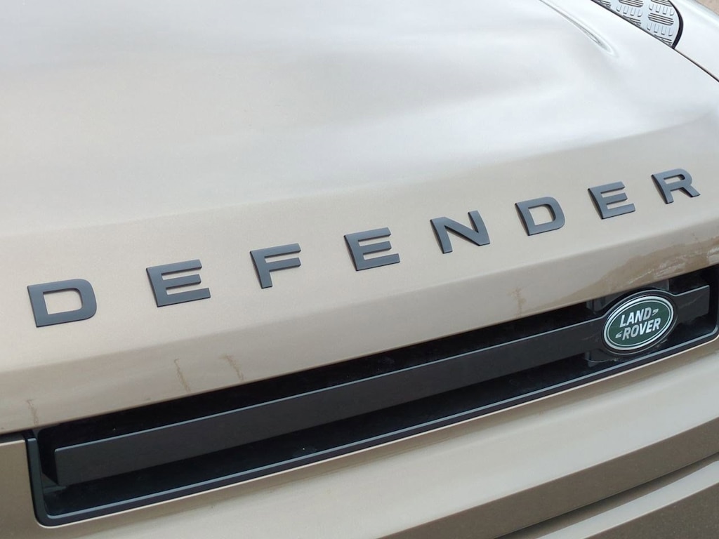 Thumbnail: 2025 Land Rover Defender - 24