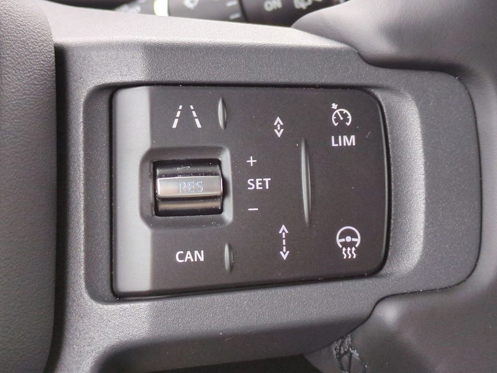 Thumbnail: 2025 Land Rover Defender - 30