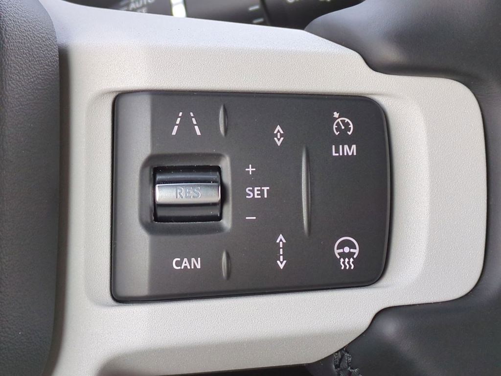 Thumbnail: 2025 Land Rover Defender - 31