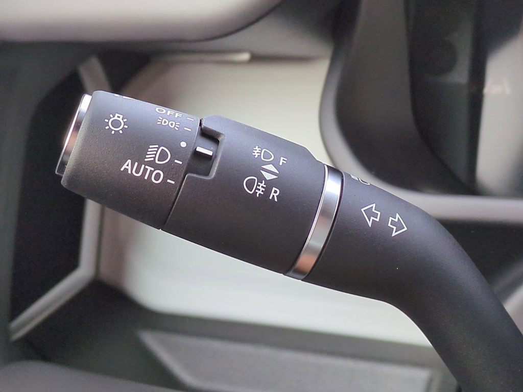 Thumbnail: 2025 Land Rover Defender - 15