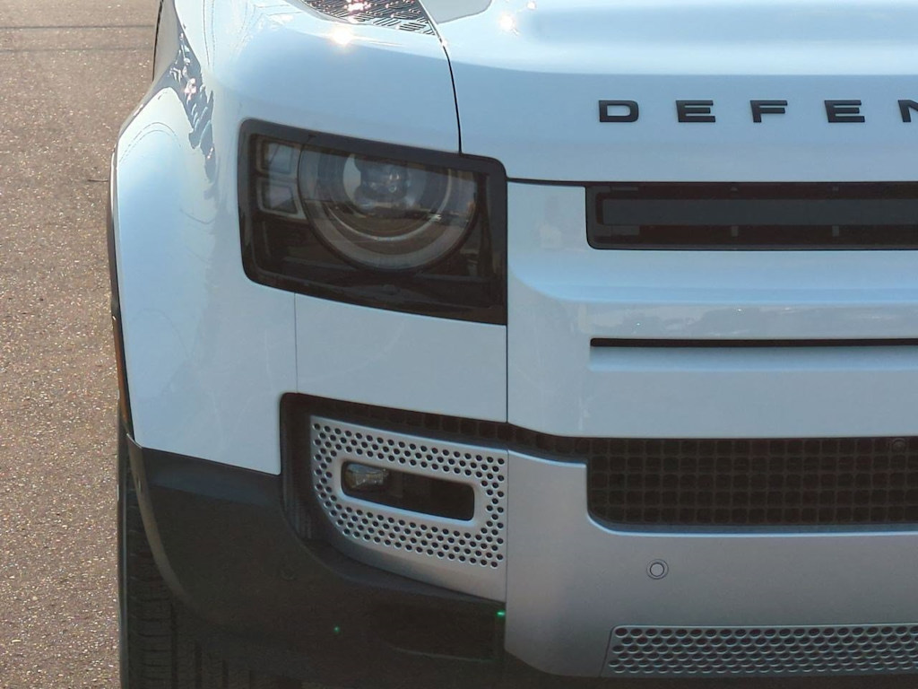 Thumbnail: 2025 Land Rover Defender - 23