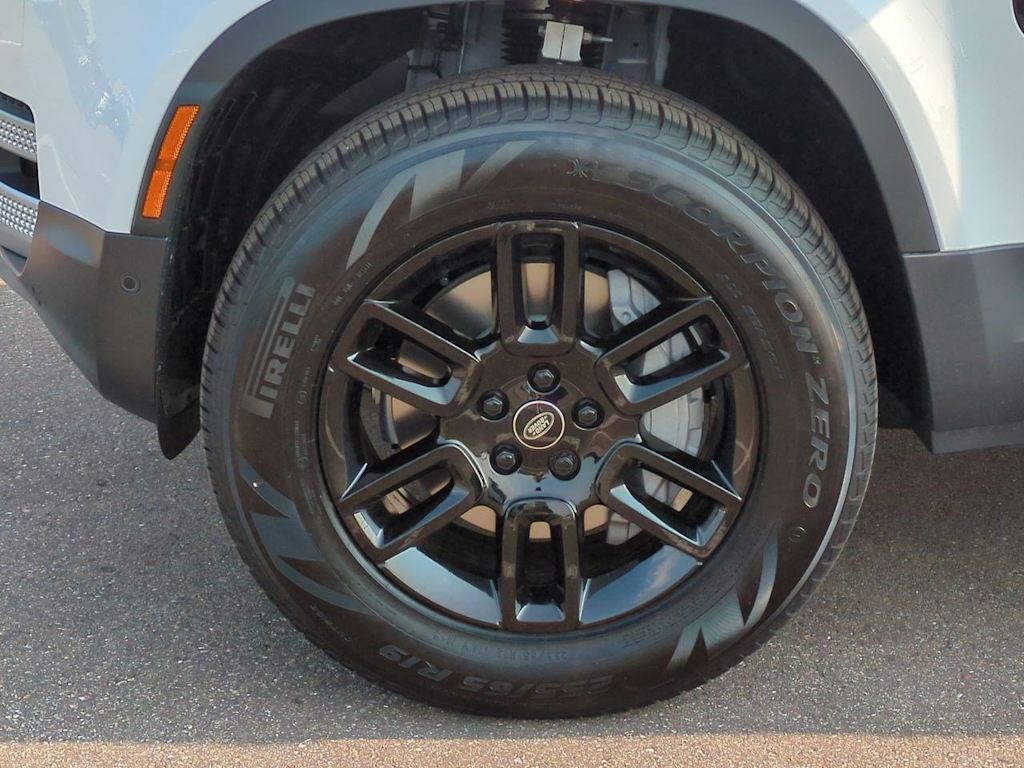 Thumbnail: 2025 Land Rover Defender - 7