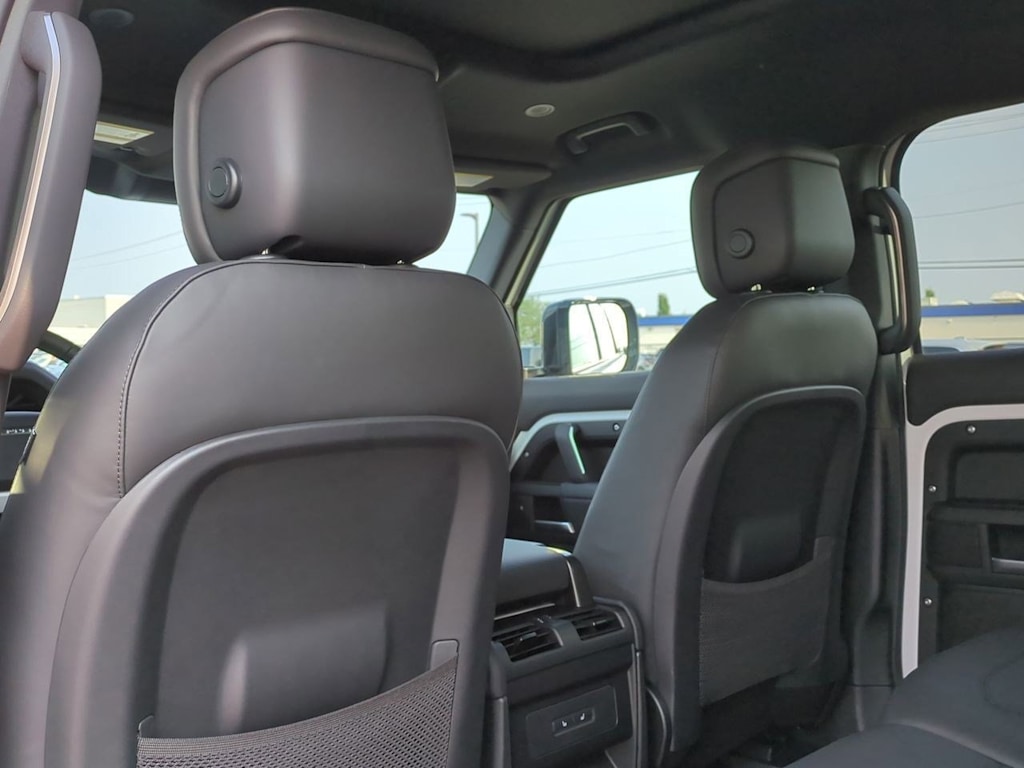 Thumbnail: 2025 Land Rover Defender - 12
