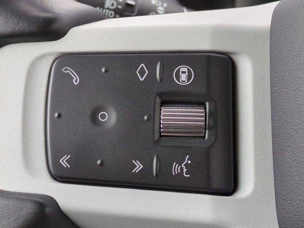 Thumbnail: 2024 Land Rover Defender - 31