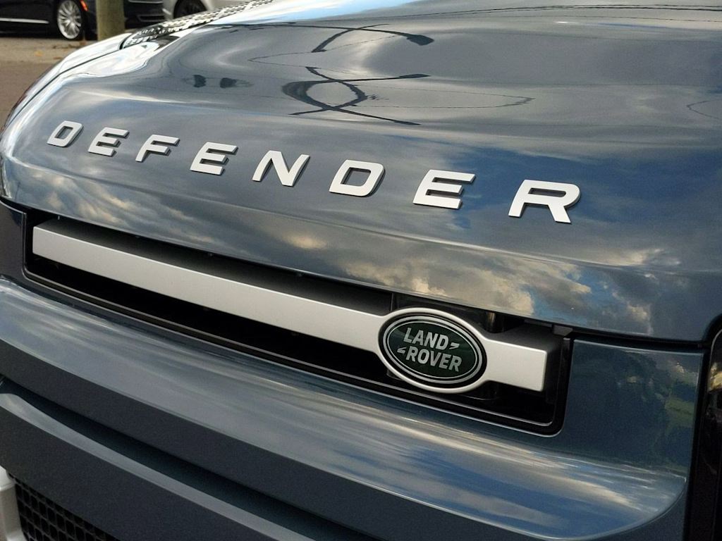 2024 Land Rover Defender 110 7