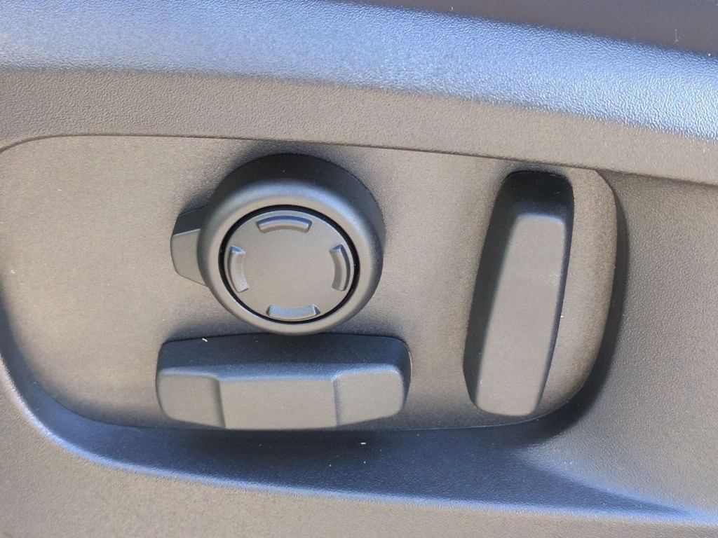 Thumbnail: 2026 Land Rover Defender - 25