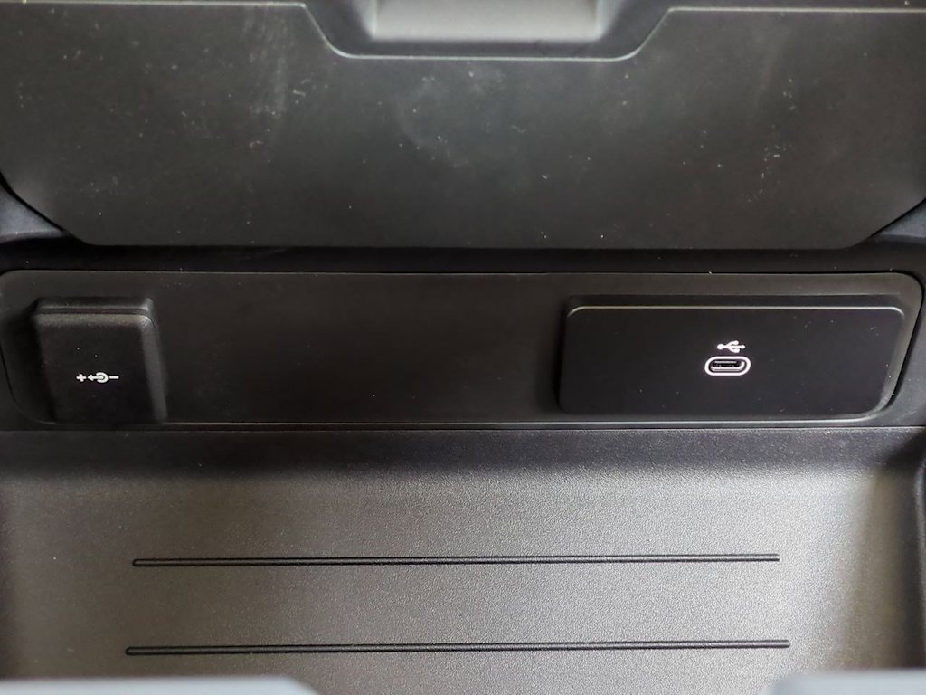 Thumbnail: 2026 Land Rover Defender - 37