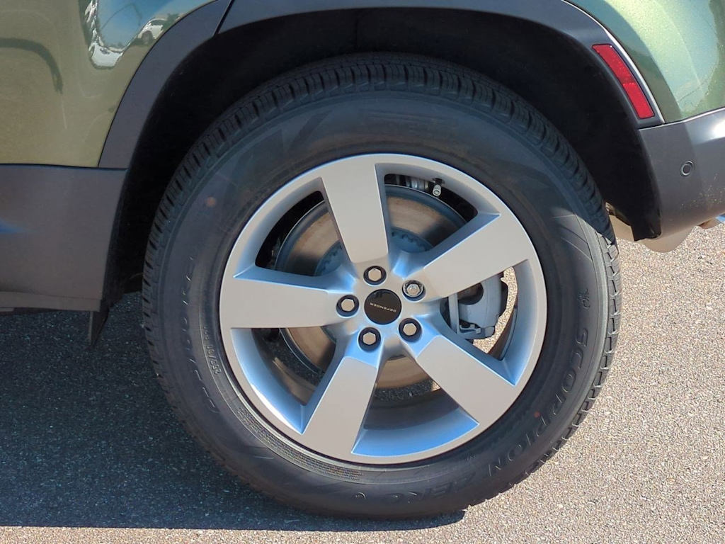 Thumbnail: 2026 Land Rover Defender - 7