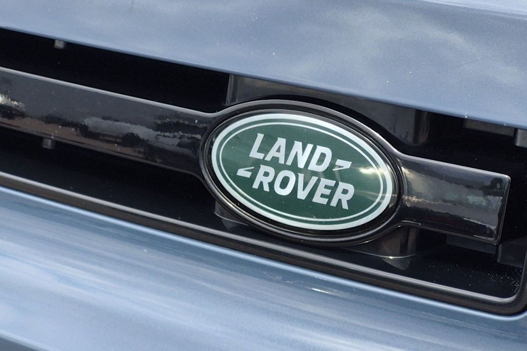 Thumbnail: 2024 Land Rover Defender - 24