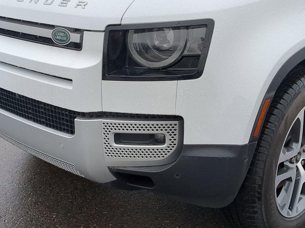 2025 Land Rover Defender 110 22