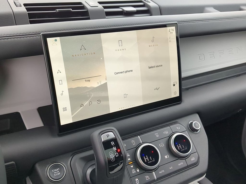 2025 Land Rover Defender 110 13
