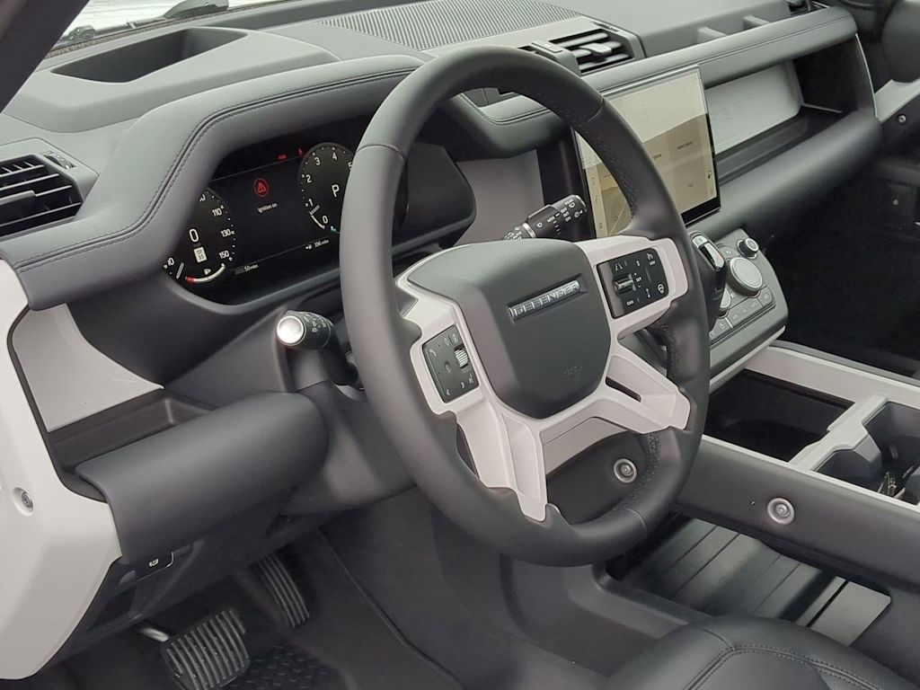 2025 Land Rover Defender 110 2