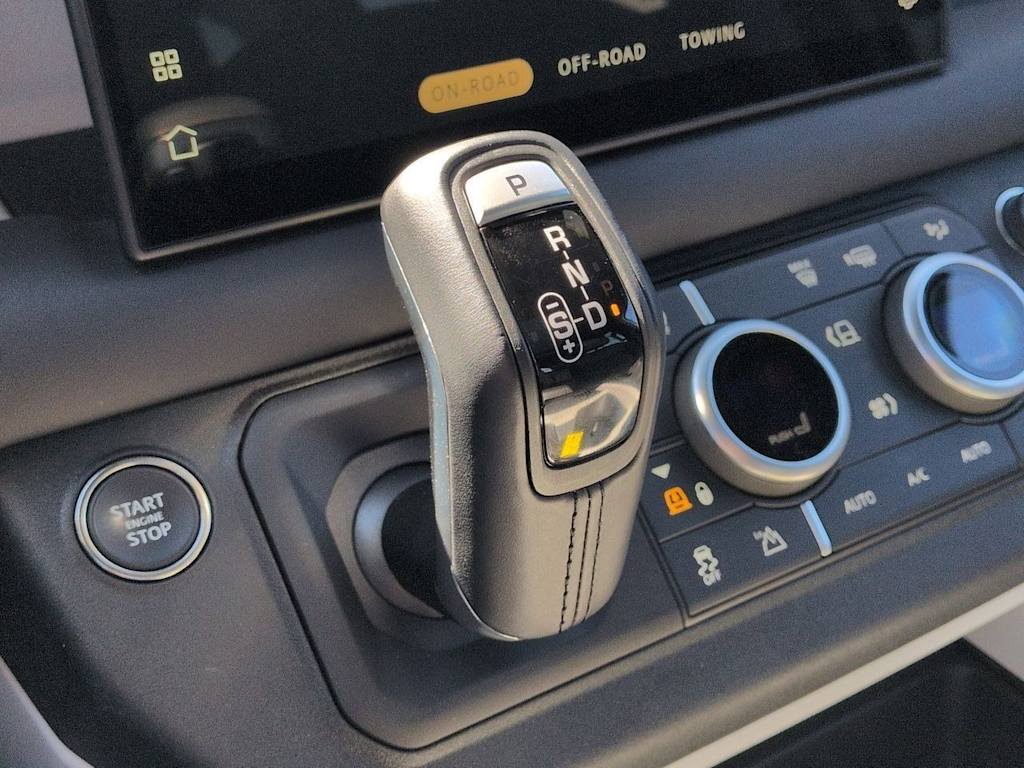 Thumbnail: 2025 Land Rover Defender - 15