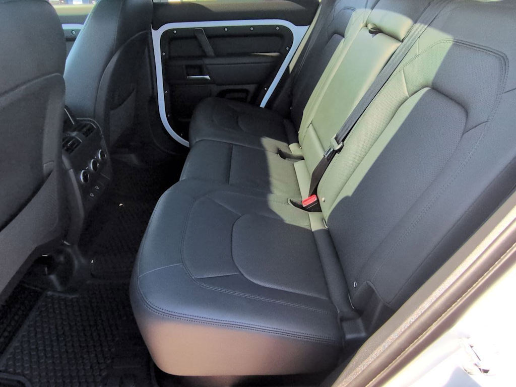 Thumbnail: 2025 Land Rover Defender - 27