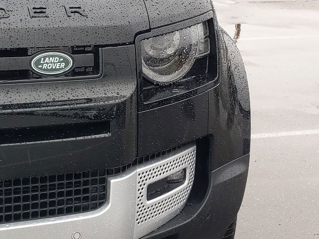 2025 Land Rover Defender 110 24