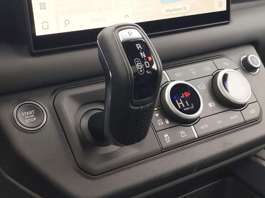 2025 Land Rover Defender 110 36