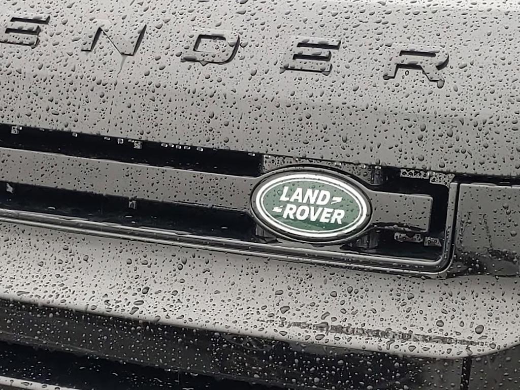 2025 Land Rover Defender 110 7